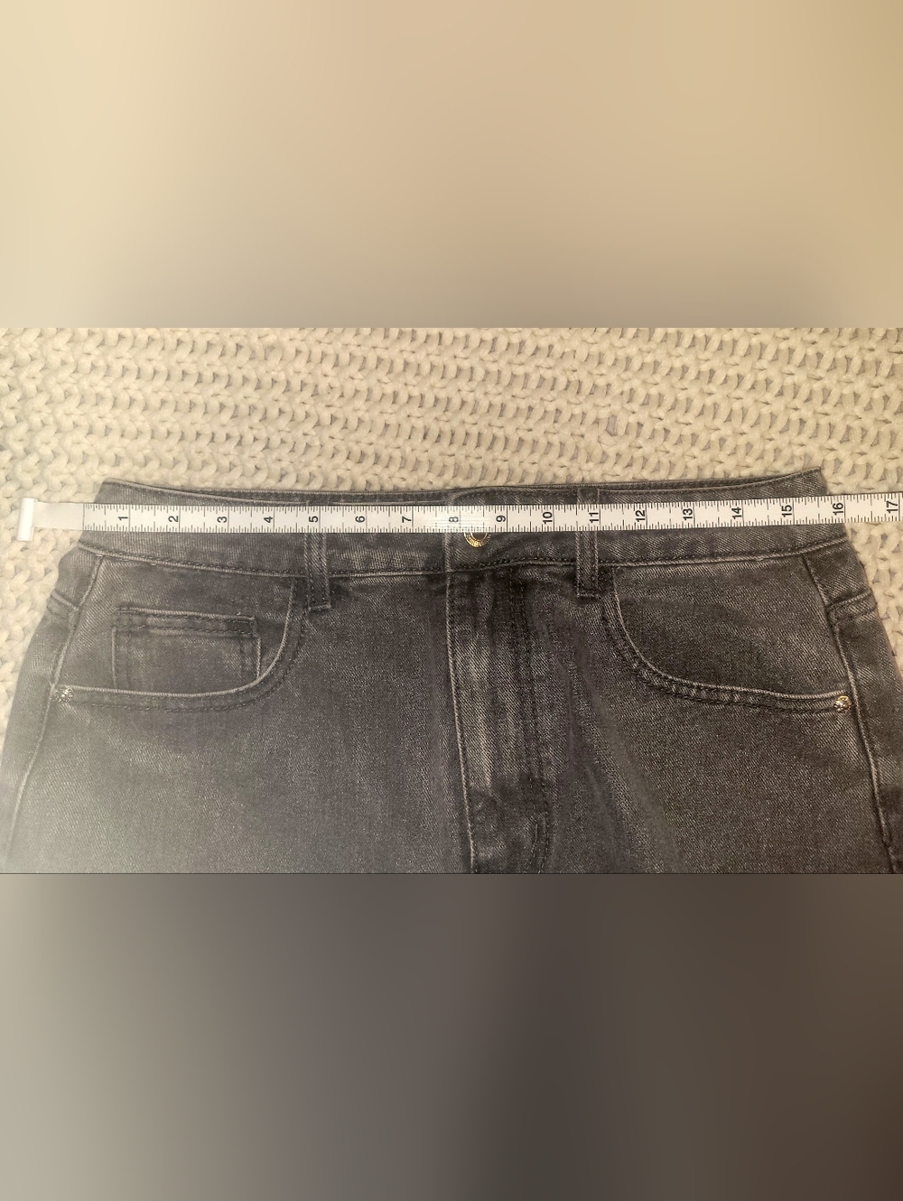 NWT PrettyLittleThing Washed Grey Denim Jeans - Picture 4 of 8